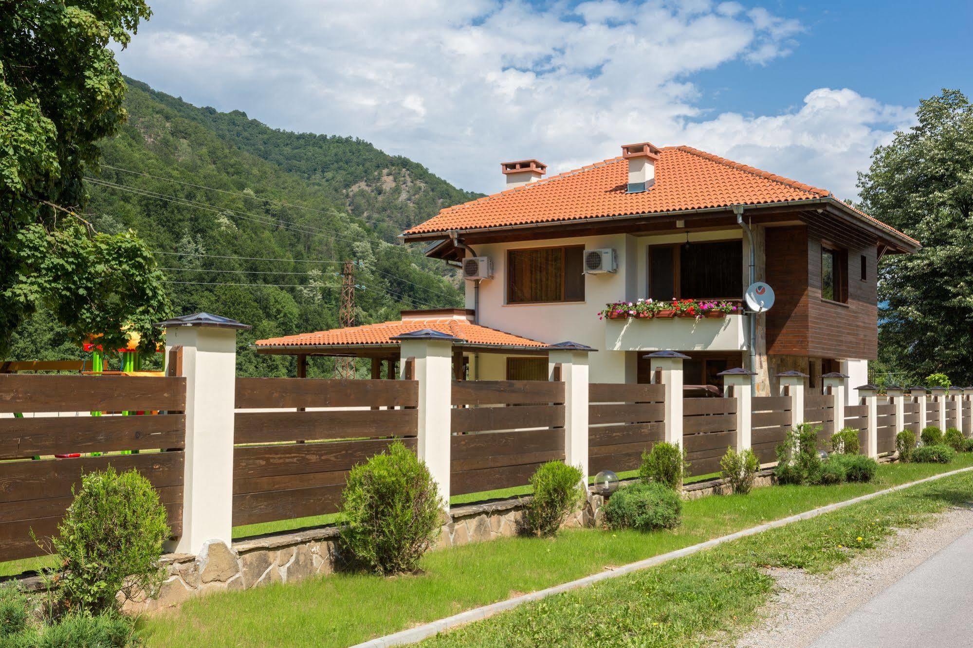 Guest House Vitora Ribaritsa Exteriér fotografie