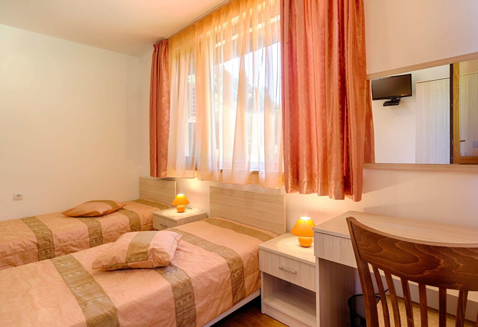 Guest House Vitora Ribaritsa Exteriér fotografie